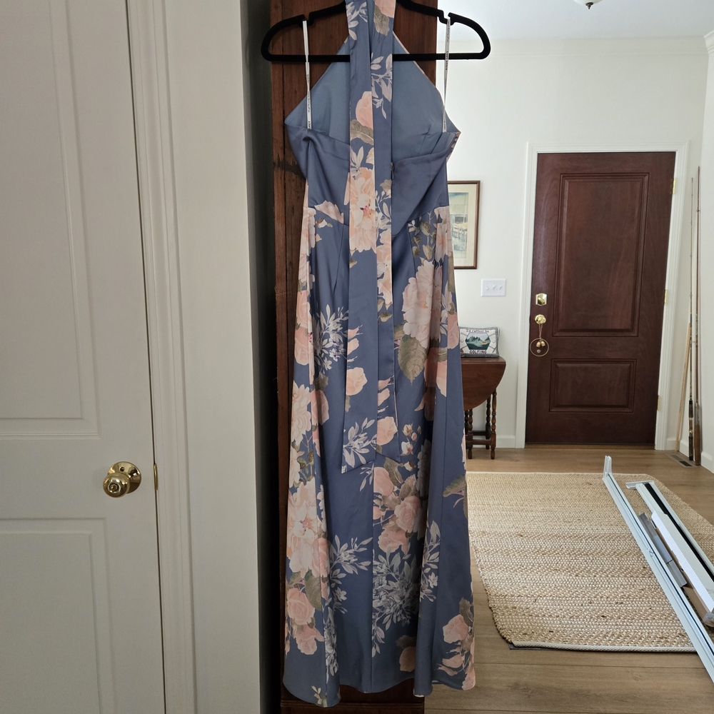 Birdy Grey Monique Dress
Matte Satin Dusty Blue Romantic Bouquet - Picture 4 of 5